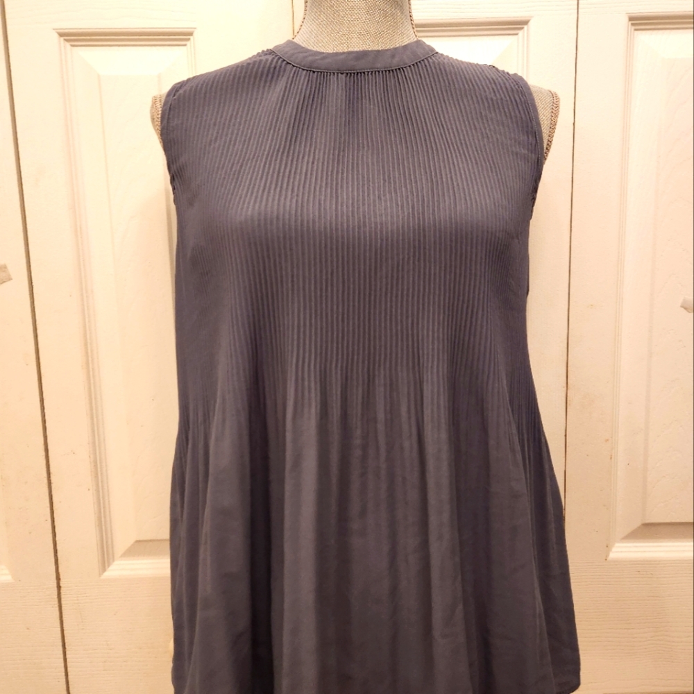 Adrianna Pappel Elegant Sleeveless Gray Top